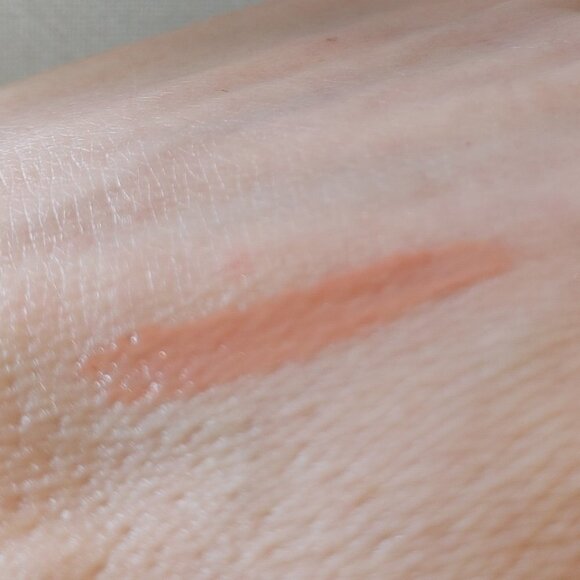 Nude by Nature Moisture Infusion Lipgloss + Primer - Picture 6 of 6